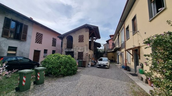 appartamento in vendita a Besnate