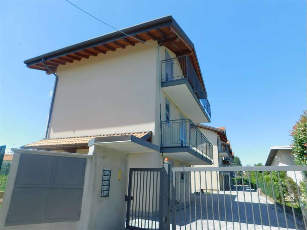 casa indipendente in vendita a Besnate