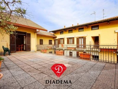 casa semindipendente in vendita a Besnate