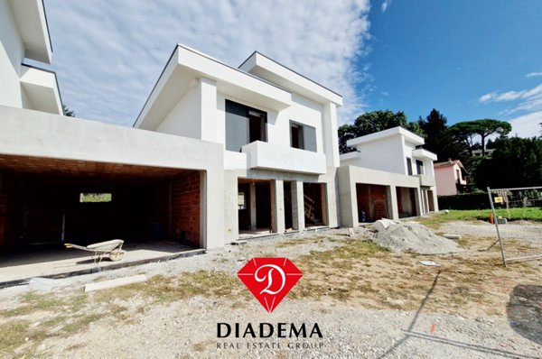 casa indipendente in vendita a Besnate