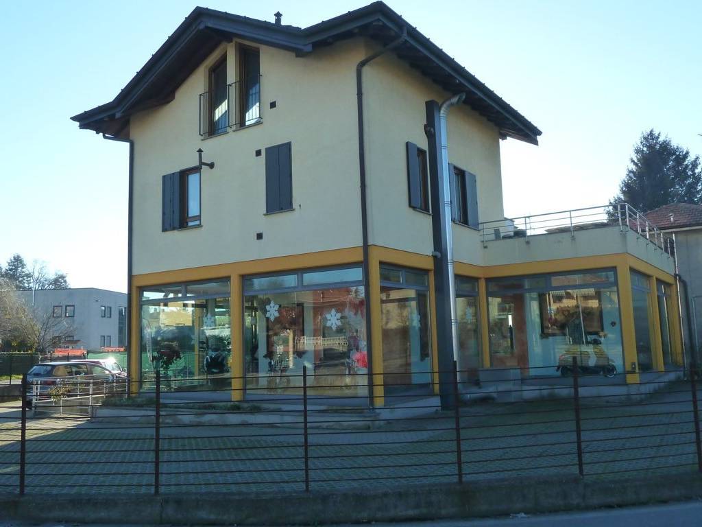 negozio in vendita a Besnate