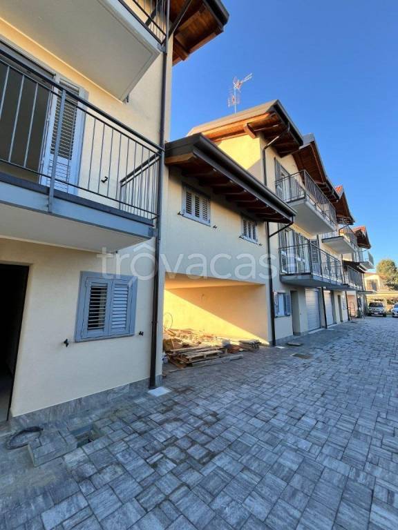 casa indipendente in vendita a Besnate