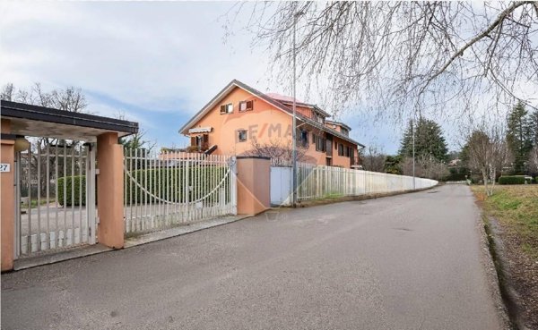 appartamento in vendita a Besnate