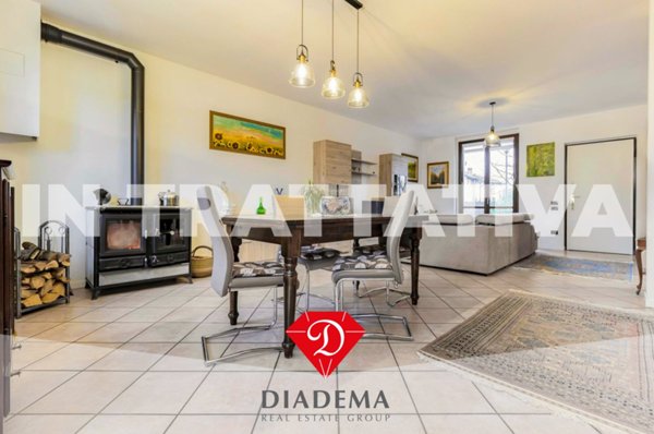 casa indipendente in vendita a Besnate