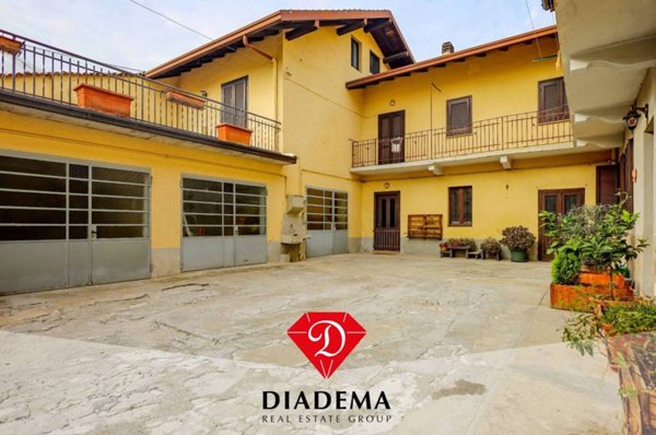 casa indipendente in vendita a Besnate
