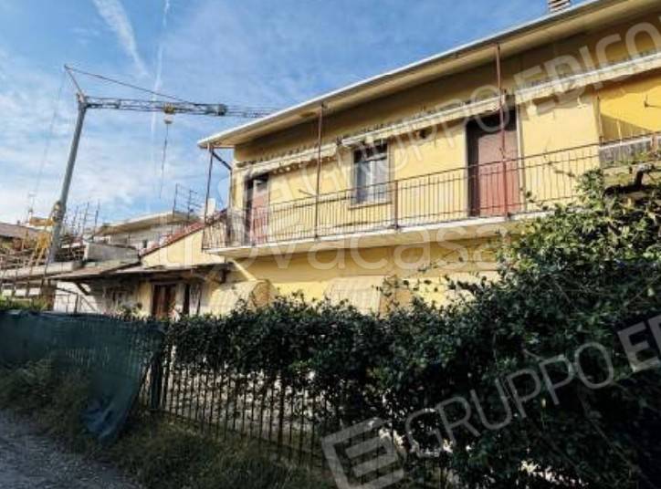 casa indipendente in vendita a Besnate