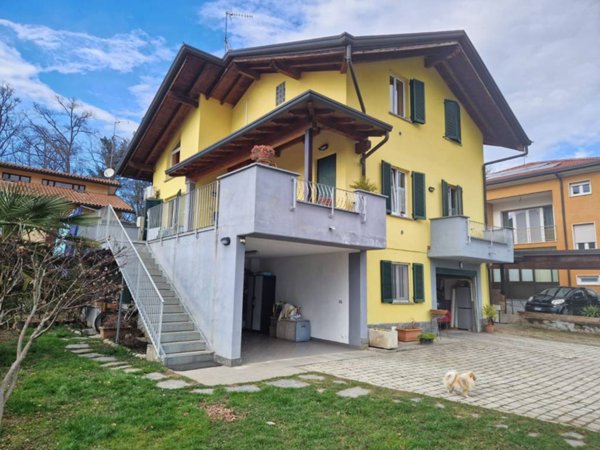 casa indipendente in vendita a Besnate