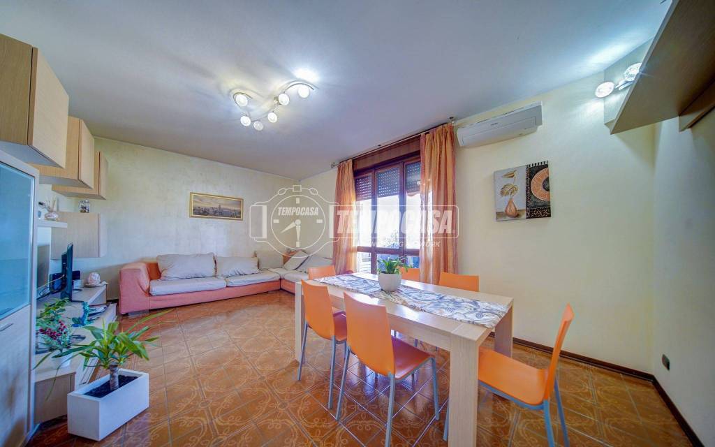 appartamento in vendita a Besnate