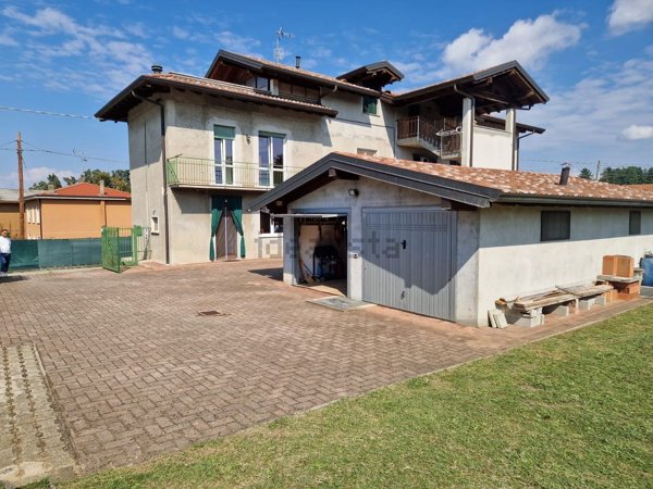 appartamento in vendita a Besnate