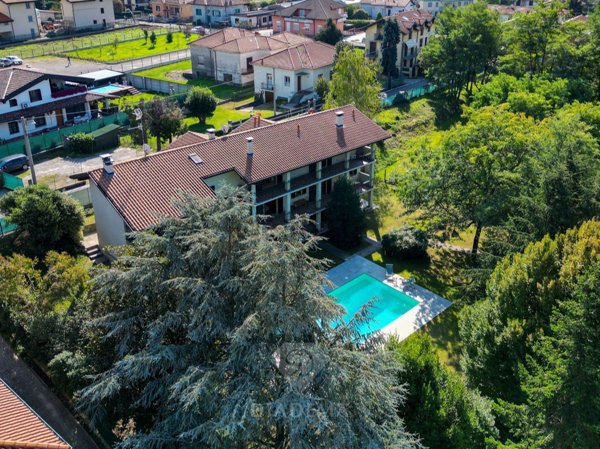 casa indipendente in vendita a Besnate