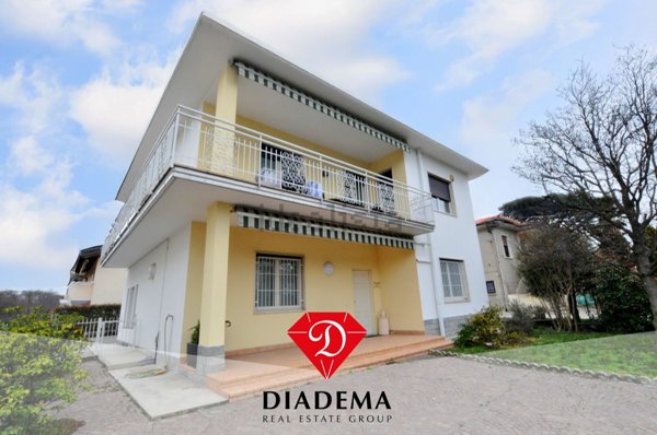 casa indipendente in vendita a Besnate
