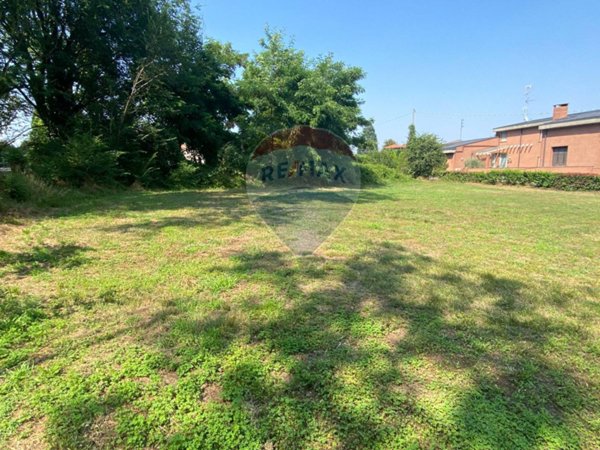 terreno edificabile in vendita a Besnate