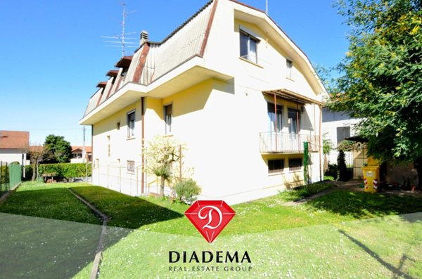 casa indipendente in vendita a Besnate