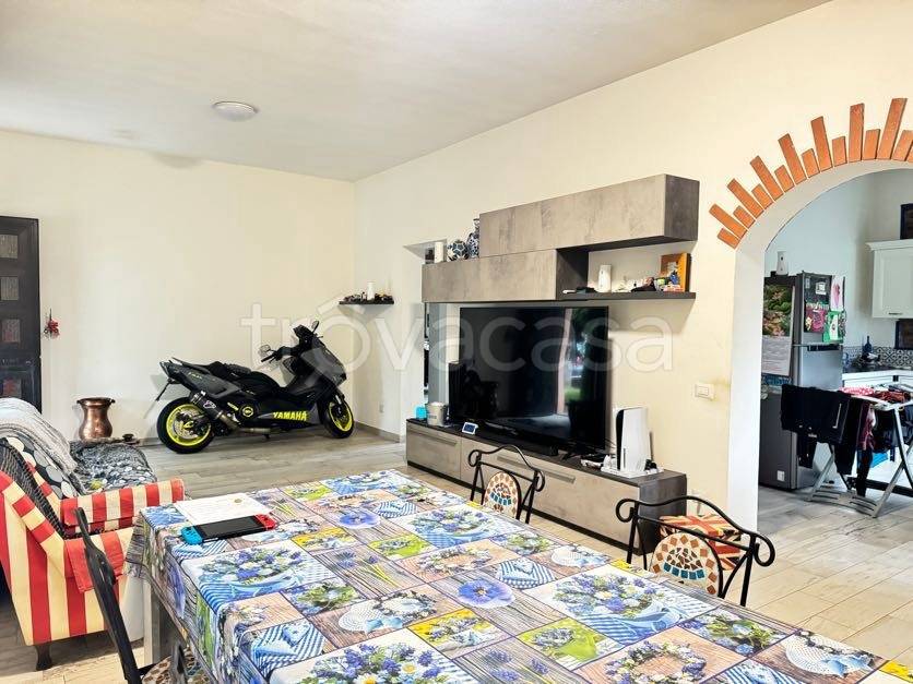 casa indipendente in vendita a Besnate