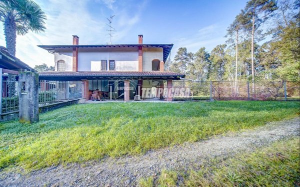 casa indipendente in vendita a Besnate