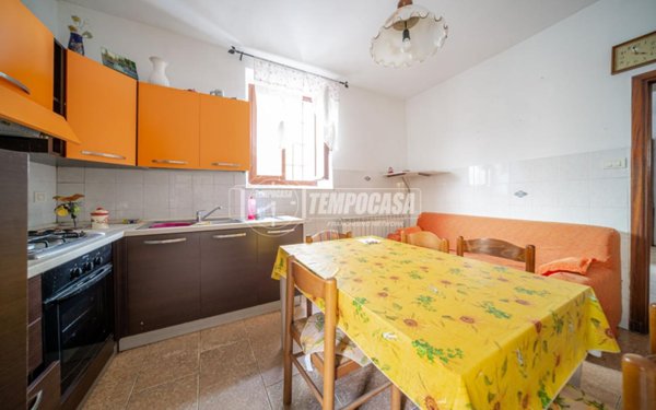 casa indipendente in vendita a Besnate
