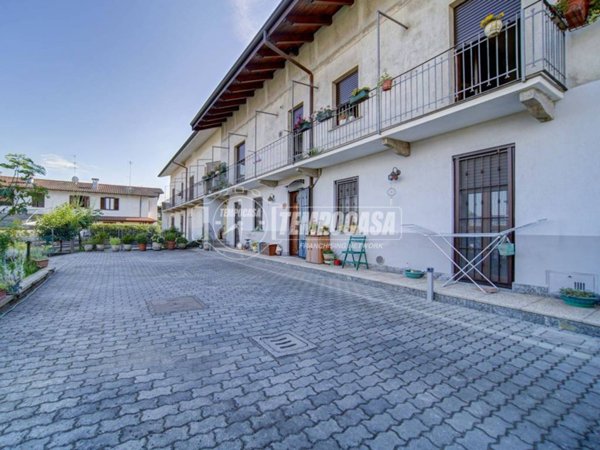 casa indipendente in vendita a Besnate