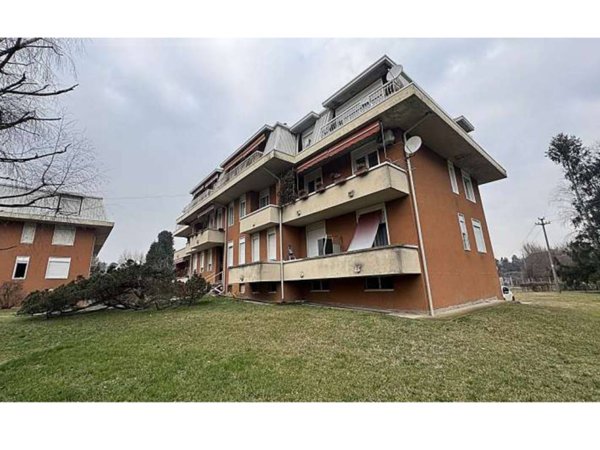 appartamento in vendita a Besnate