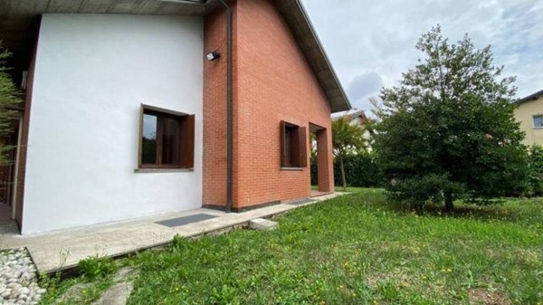 casa indipendente in vendita a Besnate