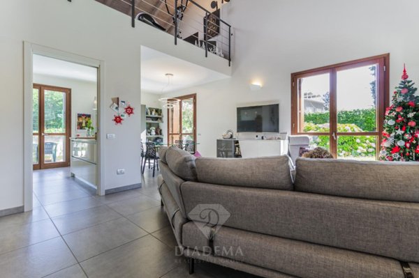 casa indipendente in vendita a Besnate