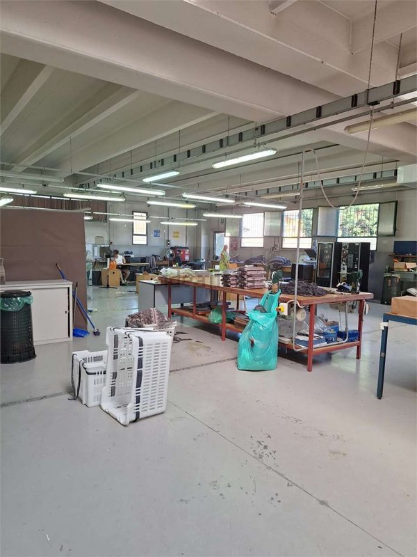 capannone in vendita a Besnate