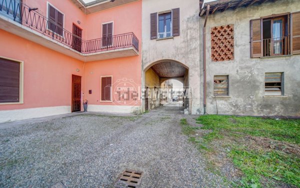 appartamento in vendita a Besnate