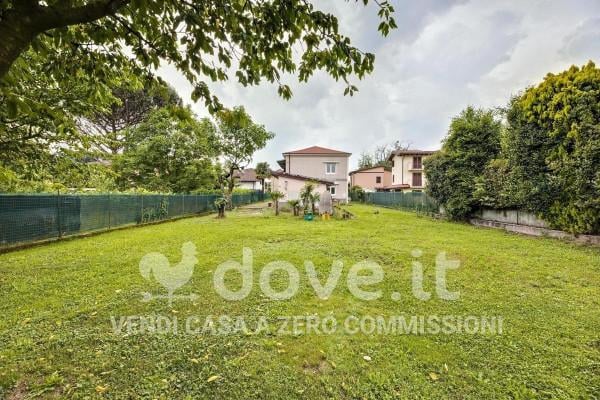 casa indipendente in vendita a Besnate