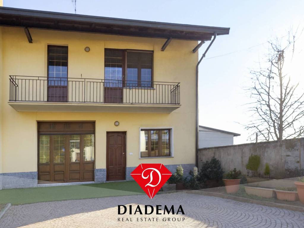 casa indipendente in vendita a Besnate