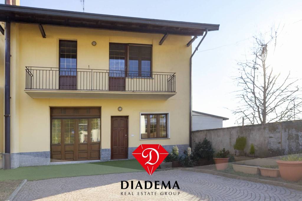 casa indipendente in vendita a Besnate
