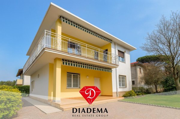 casa indipendente in vendita a Besnate