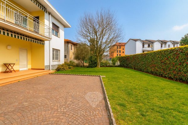 casa indipendente in vendita a Besnate