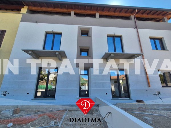 appartamento in vendita a Besnate in zona Centenate