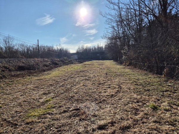 terreno edificabile in vendita a Besnate
