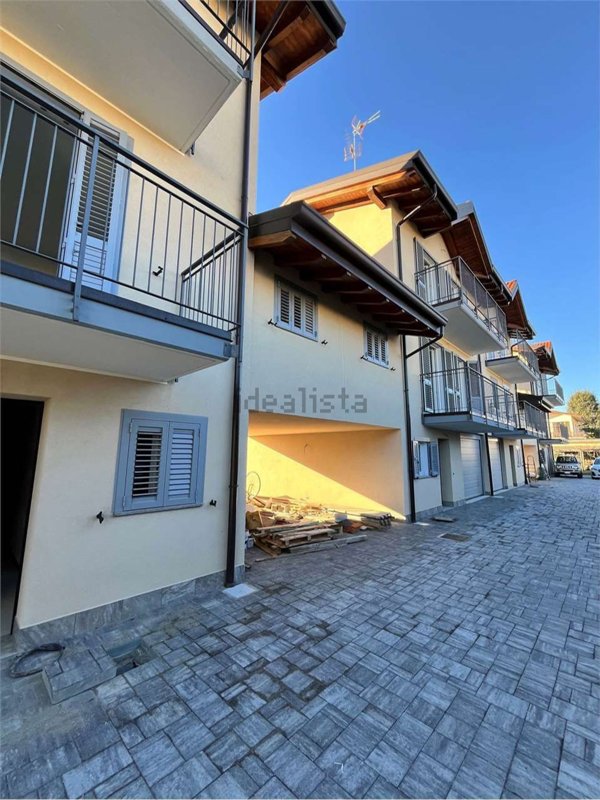 casa indipendente in vendita a Besnate