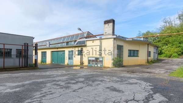 locale di sgombero in vendita a Besnate