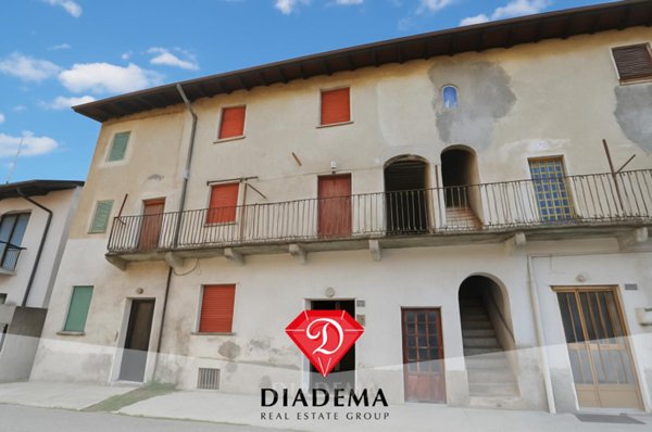 casa indipendente in vendita a Besnate