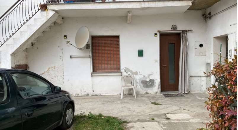 appartamento in vendita a Besnate