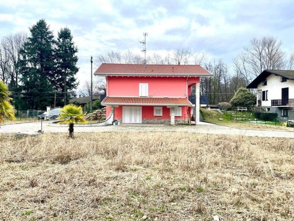casa indipendente in vendita a Besnate