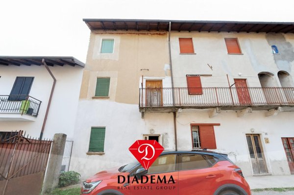 casa indipendente in vendita a Besnate
