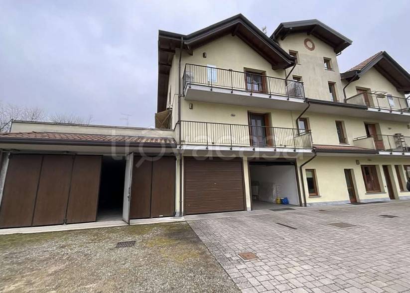 negozio in vendita a Besnate