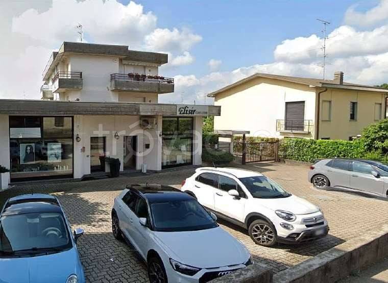 negozio in vendita a Besnate
