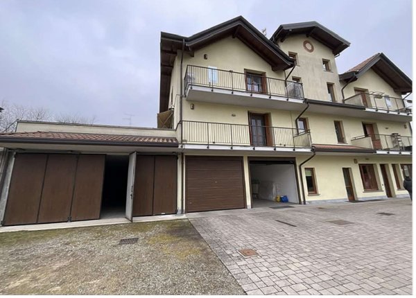 negozio in vendita a Besnate