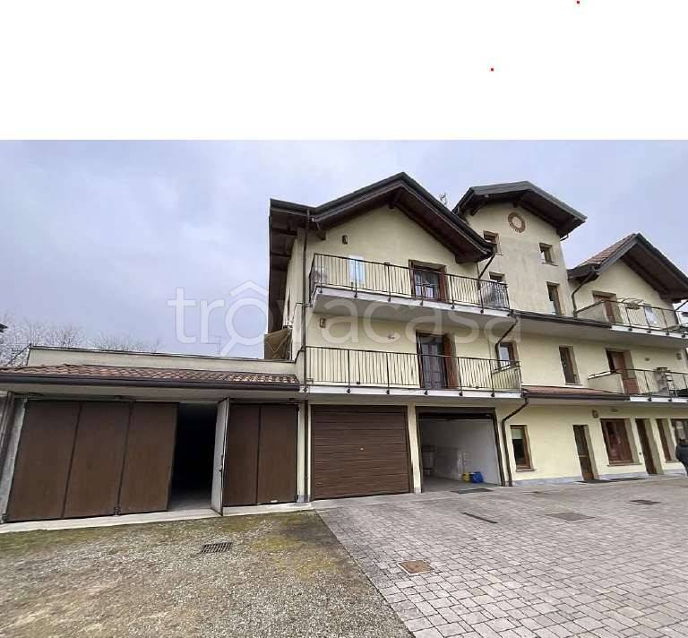 casa indipendente in vendita a Besnate