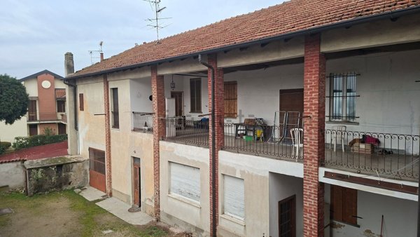 appartamento in vendita a Besnate