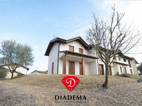 casa indipendente in vendita a Besnate