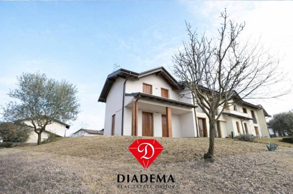 casa indipendente in vendita a Besnate