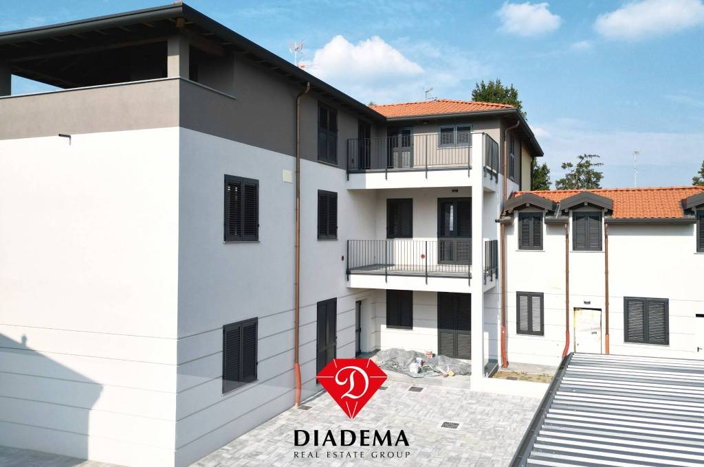 appartamento in vendita a Besnate in zona Centenate