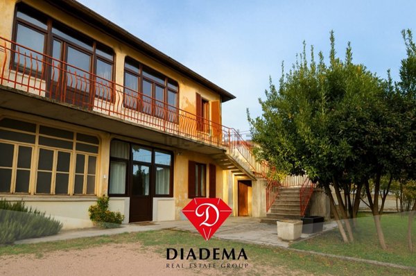 casa indipendente in vendita a Besnate