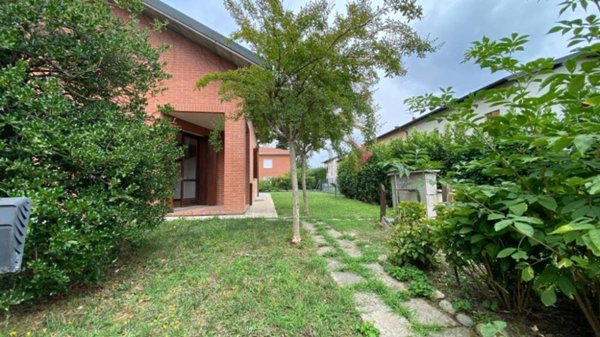 casa indipendente in vendita a Besnate