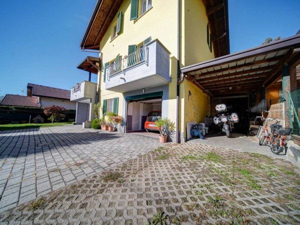 casa indipendente in vendita a Besnate